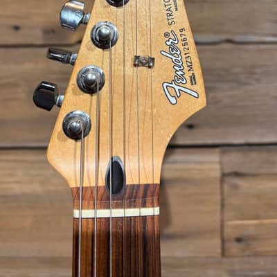 Fender FSR "Splattercaster" Standard Splatter Stratocaster with Rosewood Fretboard 2003 - 2004 - Olympic White, Aztec Gold, and Inca Silver Drop over Black image 5