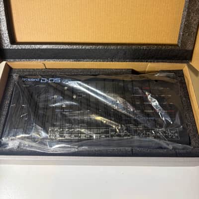 Roland D-05 Boutique Series Linear Synthesizer Sound Module 2015 - Present - Black image 2
