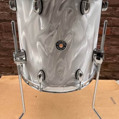 Gretsch Catalina Club Jazz 4-Piece Drum Kit White Satin Flame 18/12/14 + Snare – Floor Model image 12