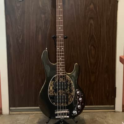 Ernie Ball Music Man Stingray HH Olive/gold image 10
