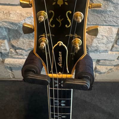 Gibson Les Paul Artisan 3-Pickup 1977 - Walnut image 2