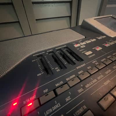 Korg PA800 2006-2011 - Blue and Silver image 6