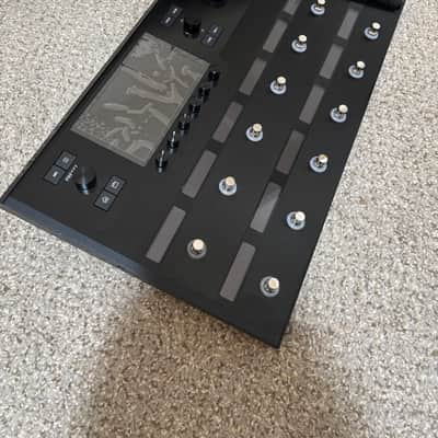 Line 6 Helix Floor with Gator Case with Wheels image 3
