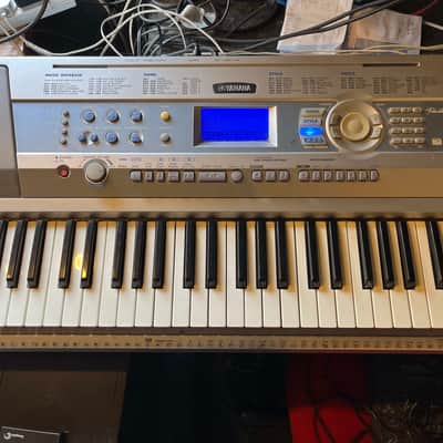 Yamaha DGX-200