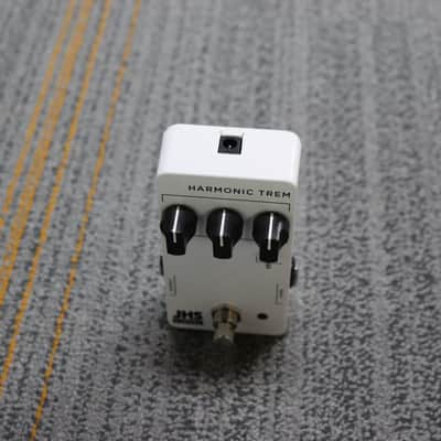 JHS 3 Series Harmonic Trem Guitar Effects Pedal image 6