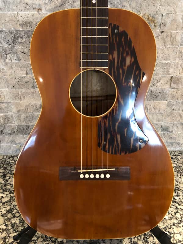 Hensel Minerva pre-war 1930s parlour guitar. made in Canada. UPDATED DETAILS IN AD. image 1