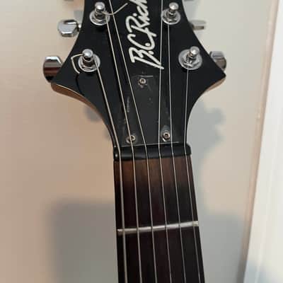 B.C. Rich Warlock Bronze Series with the aggressive Widow head stock image 7