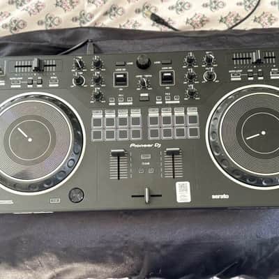 Pioneer DDJ-REV1 2-Channel DJ Controller 2022 - Present - Black image 1