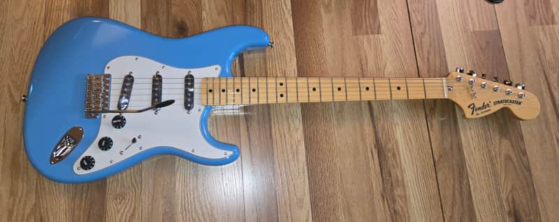 Fender MIJ Limited International Color Stratocaster 2022 - Maui Blue image 1