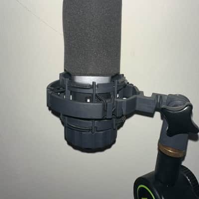 AKG C214 Large Diaphragm Cardioid Condenser Microphone 2010s - Black image 4