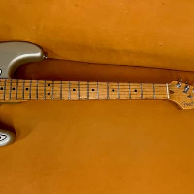 Fender Roadhouse Stratocaster with Maple Fretboard 1997 - Shoreline Gold image 3