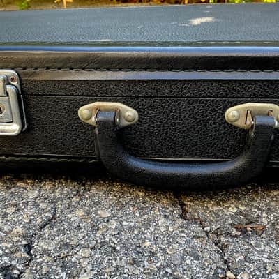 VINTAGE LATE 60'S / EARLY 70'S GIBSON SG STYLE HARD CASE IN VERY GOOD CONDITION image 14
