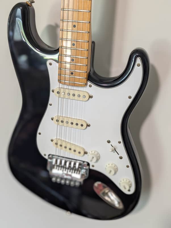 Fender Vintage Stratocaster made in Japan 1986 Contemporary Series , System 1 Tremolo- Black image 1