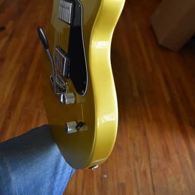 Ernie Ball Music Man James Valentine, 2018, OHSC, Great condition, Gold metallic image 6