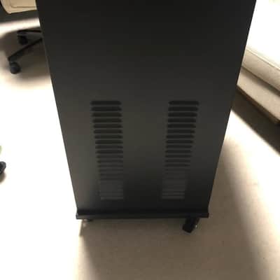 Rack box + power strip image 4
