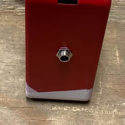 Margasa Mini Amp, 2-watt, 9v, portable, Red & White Striped image 2