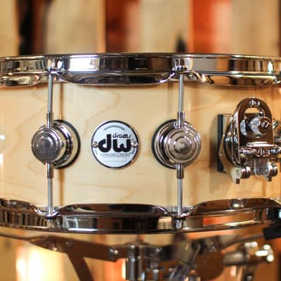 DW 5.5x14 Collector's Maple VLT Natural Lacquer Snare Drum - SO#1424773 image 2