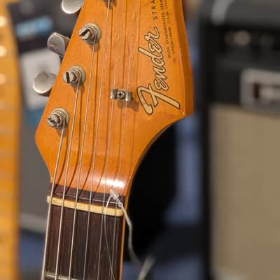 Fender Stratocaster 1965 - Sunburst image 3