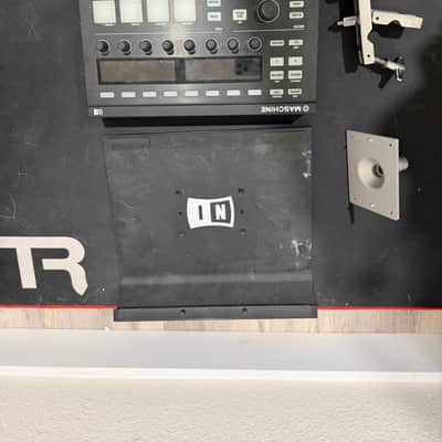Native Instruments Maschine MKII 2010s - Black image 3