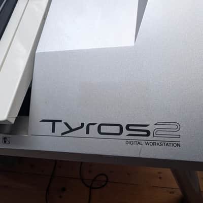 Yamaha Tyros2 61-Key Arranger Workstation Keyboard 2005 - Silver image 2