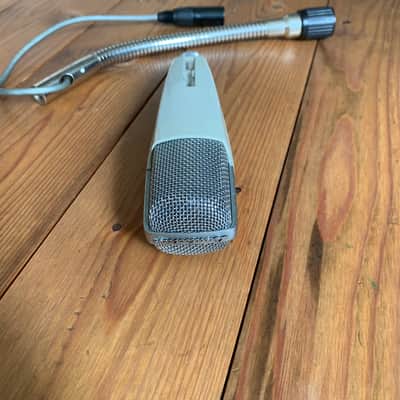 Sennheiser MD 421-2 Cardioid Vintage Dynamic Microphone 1960s - 1970s - White image 10