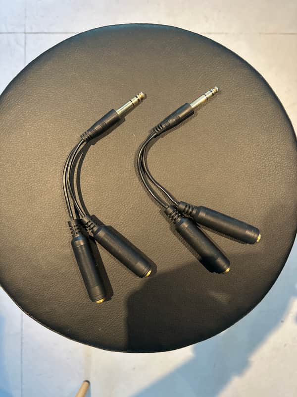 Unbranded Pair of 1/4 Inch Jack Audio Splitter Cables (Untested) image 1