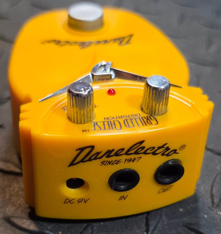 Danelectro Grilled Cheese Resonant Filter Distortion DJ-10 Food