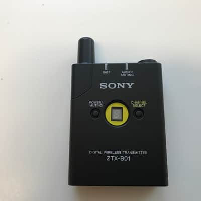 Sony DWZ-M50 Digital Vocal Wireless Package & DWZ-B30GB Digital Guitar Wireless System Black image 3
