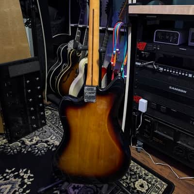 Squier Classic Vibe '70s Jaguar 2018 - Present 3-Tone Sunburst image 6