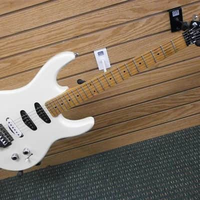 Washburn G-3V 80s White image 1