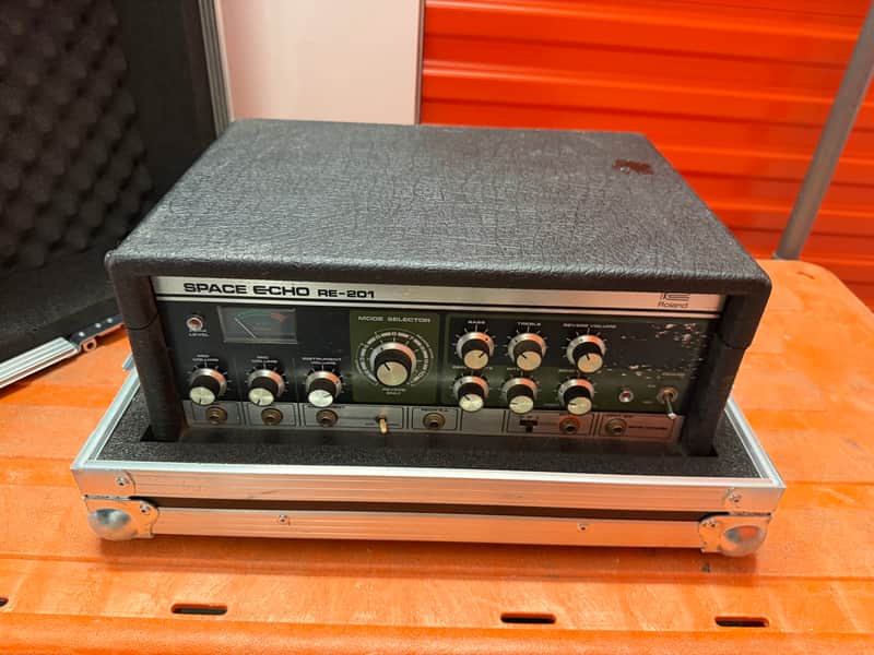 Roland RE-201 Space Echo Tape Delay / Reverb 1974 - 1988 - Black image 1
