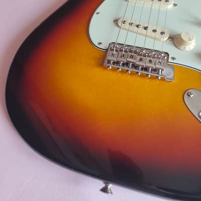 Fender American Vintage II '61 Stratocaster - 3-Color Sunburst (2025) image 6