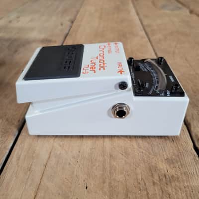 Boss TU-3 Chromatic Tuner Pedal in box w/ paperwork, Mint - White image 3