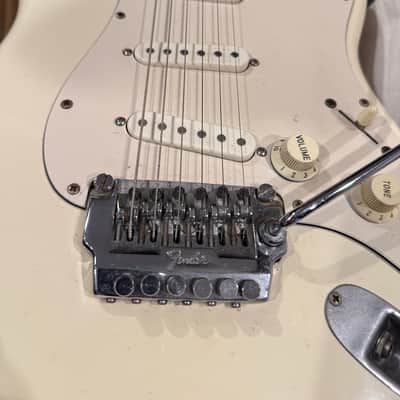 Fender Stratocaster 1985 - White image 2
