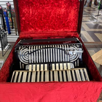 Noble Nobility Accordion - Black image 8