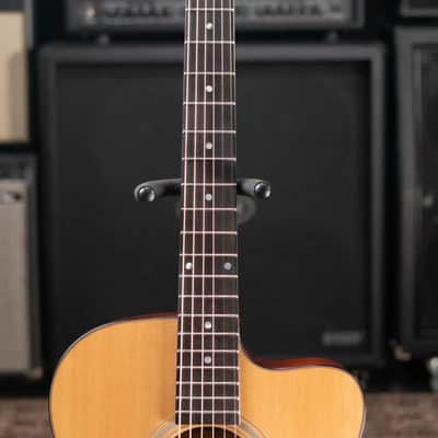 Eastman E1OMCE-DLX OM Acoustic/Electric Guitar with Gig Bag image 5