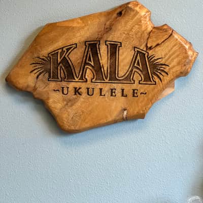 Kala KA-EBY-C Striped Ebony Concert Ukulele - Satin image 9