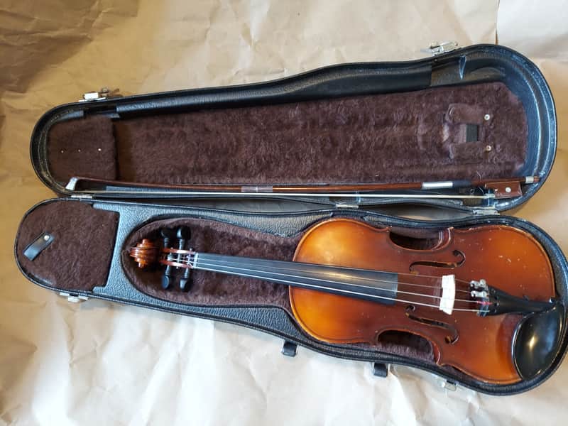 Suzuki Etude model 220 size 1/4 Violin, Japan. W/ case&bow, Very Good Condition image 1