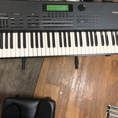 Roland XP-80 76-Key 64-Voice Music Workstation Keyboard 1999 - 2004 - Black image 1