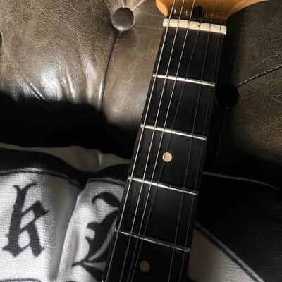 Squier Vintage Modified scalloped image 3
