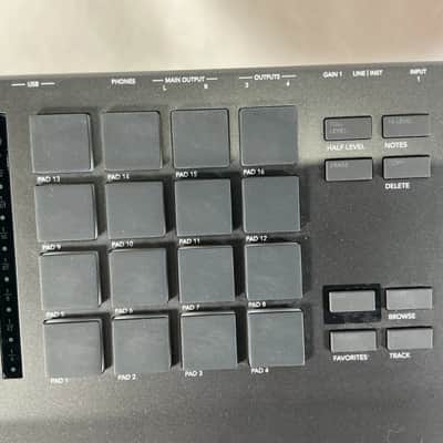 Akai MPC Key 61 Standalone Workstation Synthesizer 2020s - Black image 6