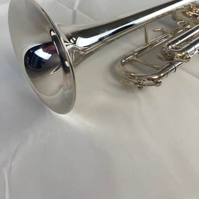 Getzen 907S Eterna Proteus Bb Trumpet – Silver Plated – Professional Model – Like New – w/ Case SM#3655 image 3