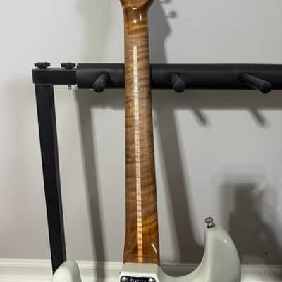 Fender Custom Shop GT11 Journeyman Relic Stratocaster - Olympic White/3-tone Sunburst 2025 - Olympic White/3-tone Sunburst image 4