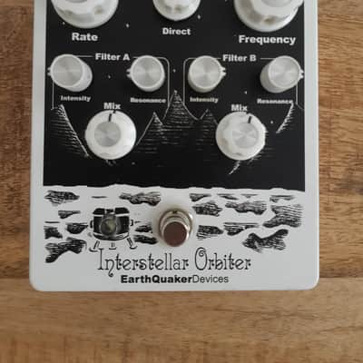 EarthQuaker Devices Interstellar Orbiter Dual Resonant Filter image 1