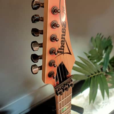 Ibanez JEM777-SK Steve Vai Signature with Edge Tremolo 1987 - 1989 - Shocking Pink image 14