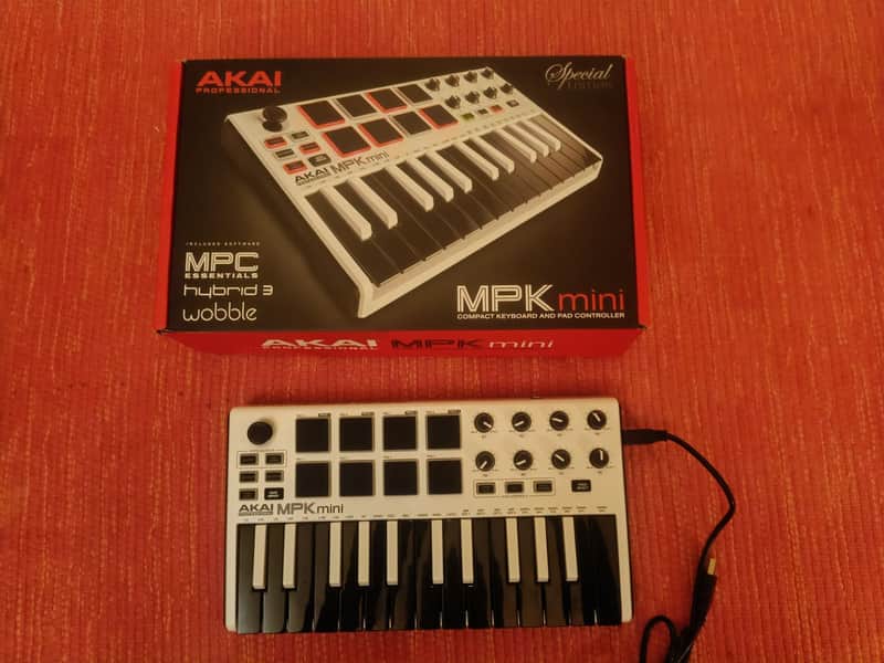 Akai MPK Mini MKII 25-Key MIDI Controller 2014 - Present - White with Black Keys image 1