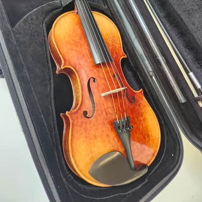 Mint Open Box Krutz 400 Series Model A840 15.5" Step Up Viola w/ Case and Bow image 2