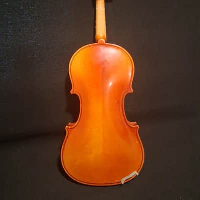 Suzuki 3/4 Violin w/case, bow, and rosin image 13