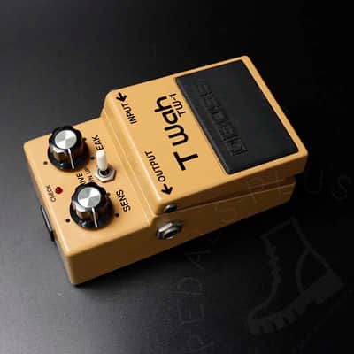 Boss TW-1 T Wah (Black Label) 1983 w/ original box image 4