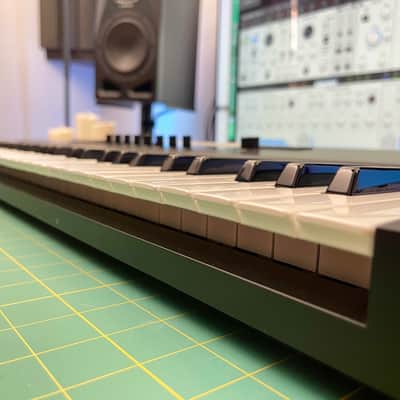 Native Instruments Komplete Kontrol S61 Mk2 2010s - Black image 6